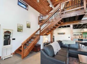 Smart TV, fireplace, table tennis