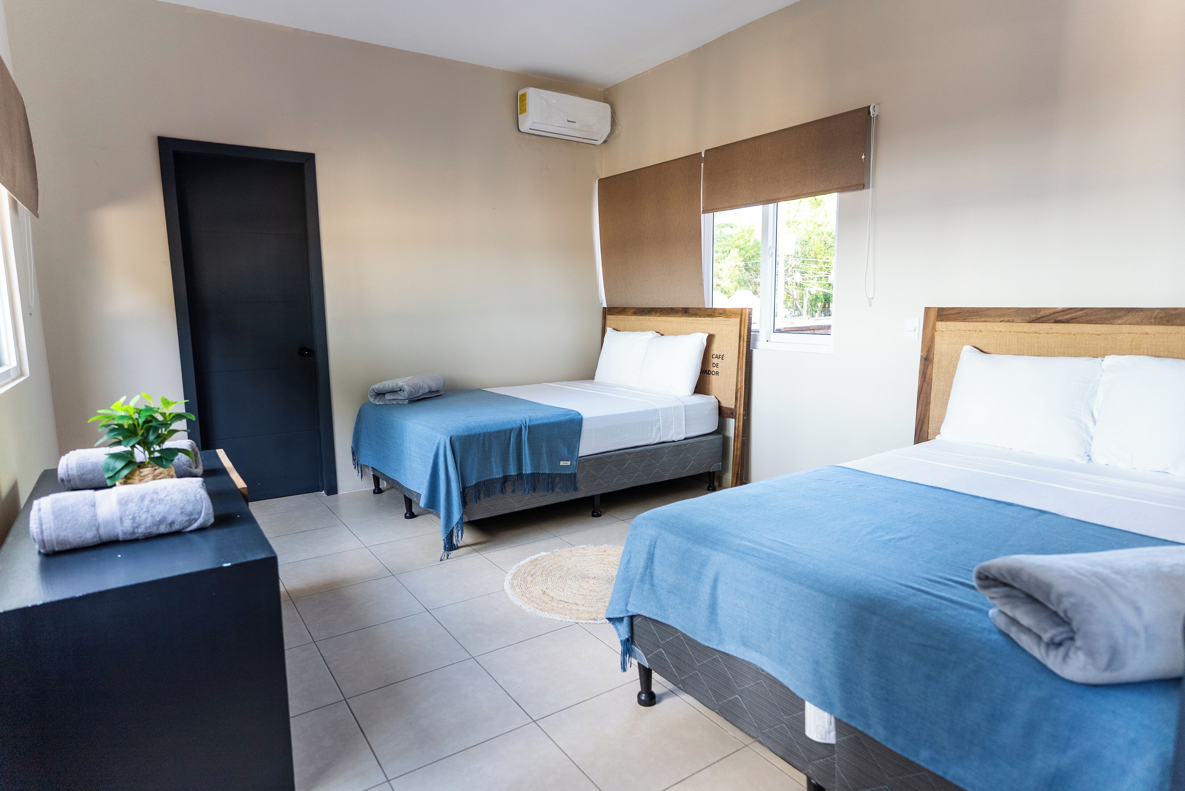 Deluxe Quadruple Room, 2 Double Beds, Private Bathroom, Ocean View | Free WiFi, bed sheets