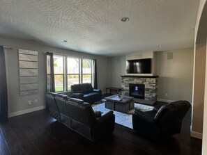 Interior - Charming 5-bedroom house in Pasco perfect for families (Pasco)