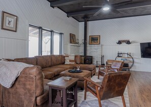 Books, music library, stereo