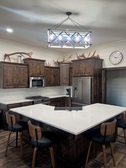 3-bedroom house in the country - close to hunting, fishing, exploring
