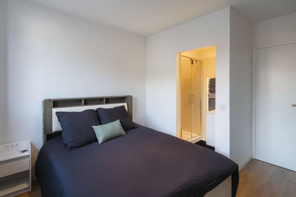 9 chambres, bureau, Wi-Fi, draps fournis