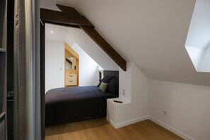 9 chambres, bureau, Wi-Fi, draps fournis