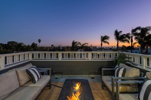 Property grounds - Incredible Newly Styled Single Family Beach Home (San Diego)