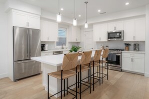 Fridge, microwave, oven, stovetop - Incredible Newly Styled Single Family Beach Home (San Diego)
