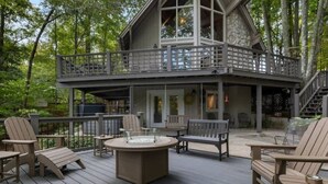 Terrace/patio - Water's Edge - Lakeside retreat (Winchester)
