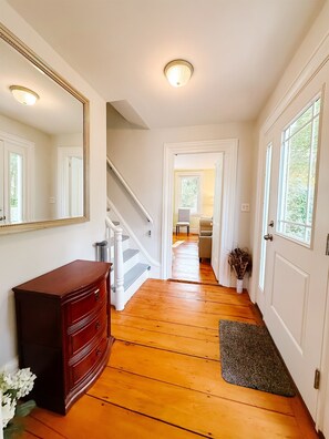 Interior - Charming Historic home steps away from downtown (Bath)