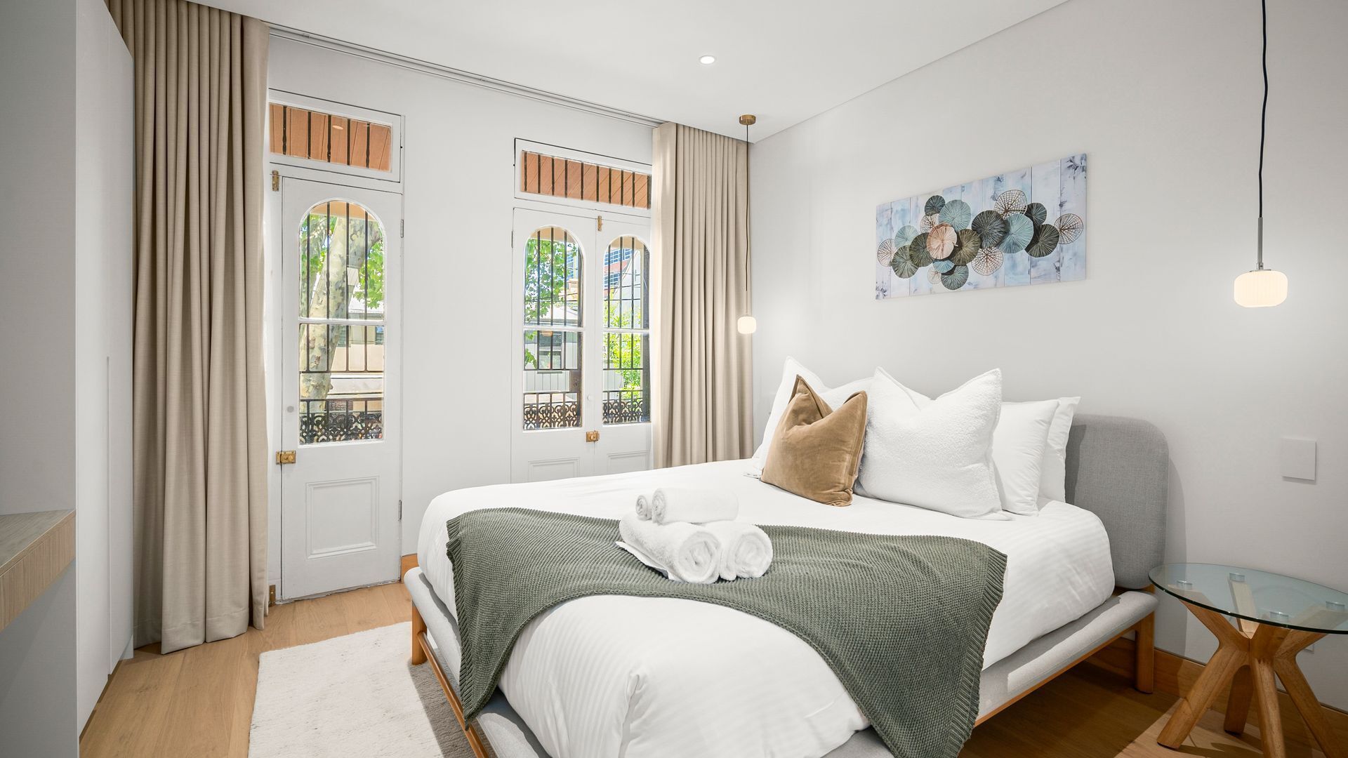 Free WiFi, bed sheets