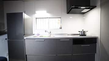 House, 4 Bedrooms, Non Smoking, Kitchenette | Private kitchen