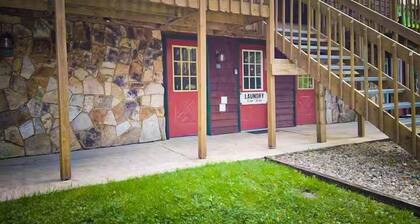 Overlook Condo 21-C Studio Off Mountain Lodging