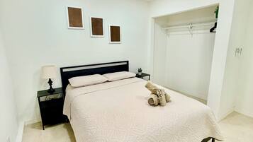 1 dormitorio, tabla de planchar con plancha, wifi gratis y ropa de cama