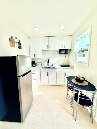 Modern & Cozy Retreat