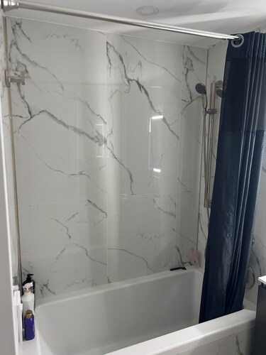 Bright 2-bedroom apartment with Heat & AC overlooking Coney Island, Brooklyn
