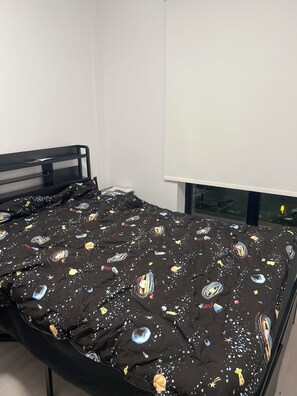 2 habitaciones, tabla de planchar con plancha, wifi y ropa de cama 
