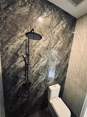 Bathroom - Satria Bali Homestay (Badung)