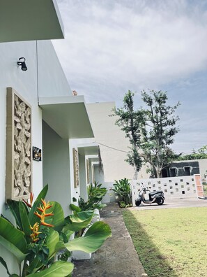 Standard szoba kétszemélyes ággyal, teraszos udvar, kilátással a kertre | Terasz/udvar