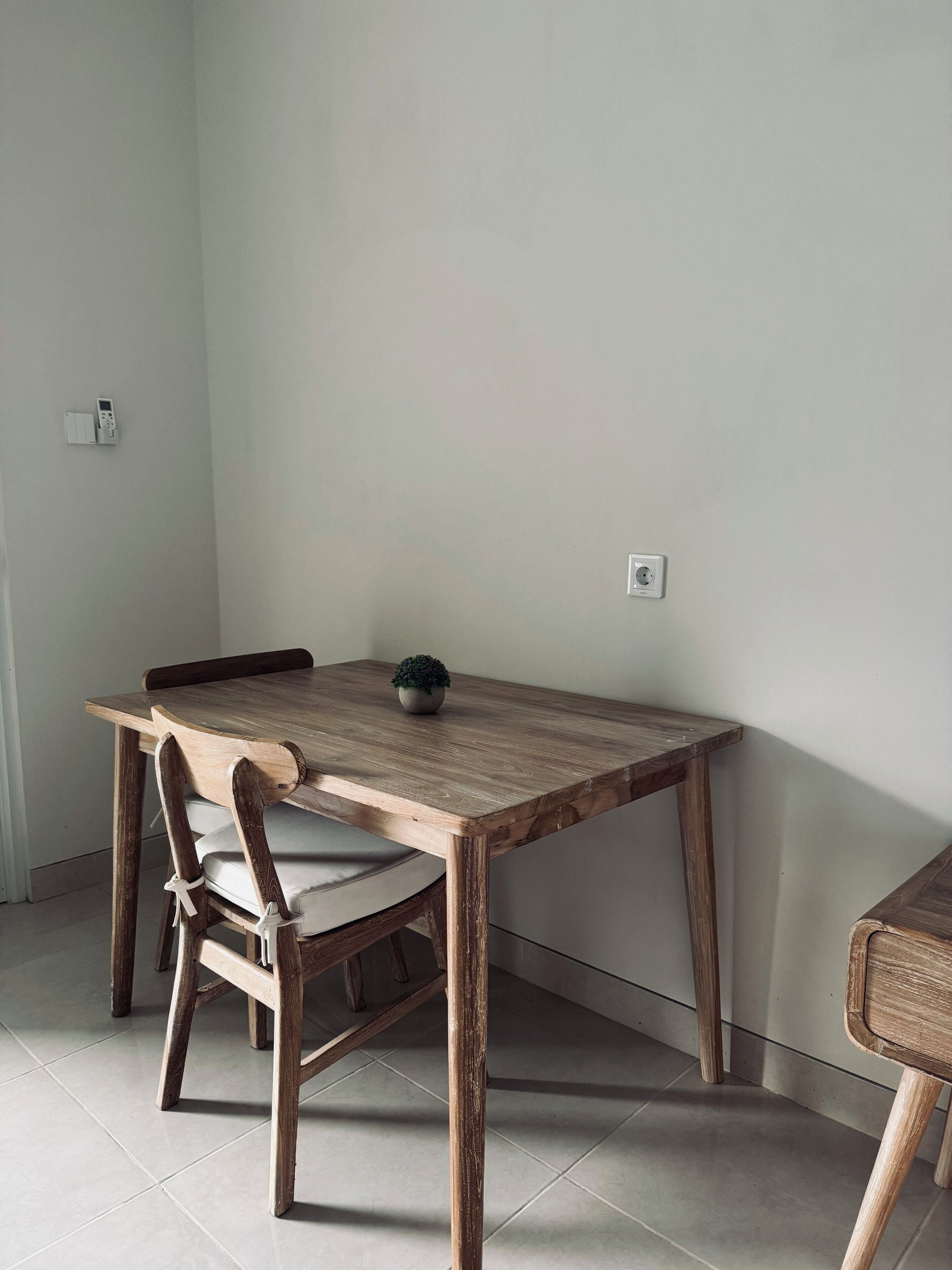 Standard Double Room, Patio, Garden View | Tempat makan