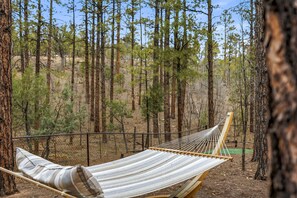 Property grounds - Cozy 3BR Retreat, Forest Views,Grill,Sleeps 6 (Show Low)