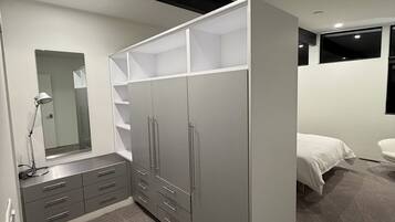 5 chambres, bureau, fer et planche à repasser, Wi-Fi gratuit