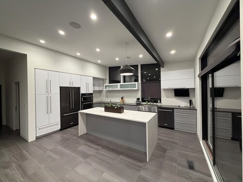 Architect-Designed Modern Home in University Heights, minutes walk from Kinnick