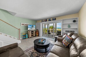 TV - Gulf Dunes 4 - 2 bed / 2.5 Bath / No Pool / Sleeps 4 - Gulf Front (Boca Grande)