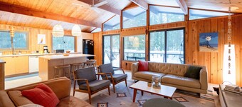 Private Pentwater Retreat Near Lake Michigan