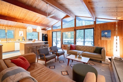 Private Pentwater Retreat Near Lake Michigan