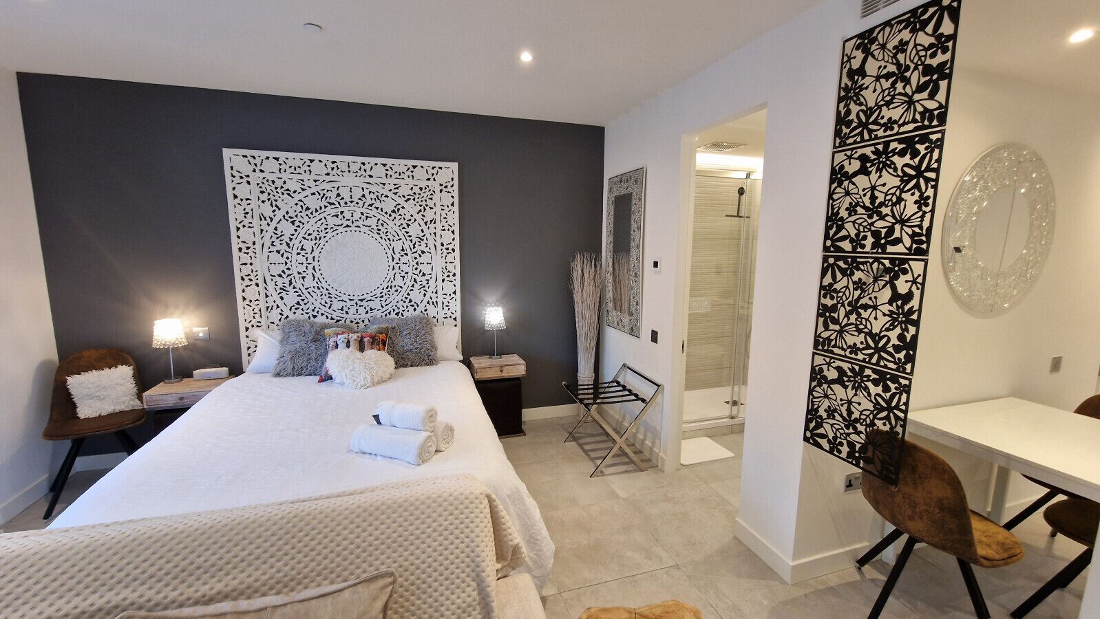 Skrivebord, strygejern/strygebræt, Wi-Fi, sengetøj