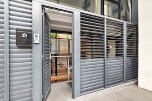 Exterior detail - Modern Carlton Living Minutes to CBD (Carlton)