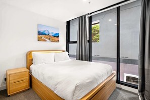 3 bedrooms, iron/ironing board, WiFi, bed sheets - Modern Carlton Living Minutes to CBD (Carlton)