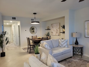 TV - Spacious 3-bedroom condo in fabulous Wellen Park Golf and Country Club (Venice)