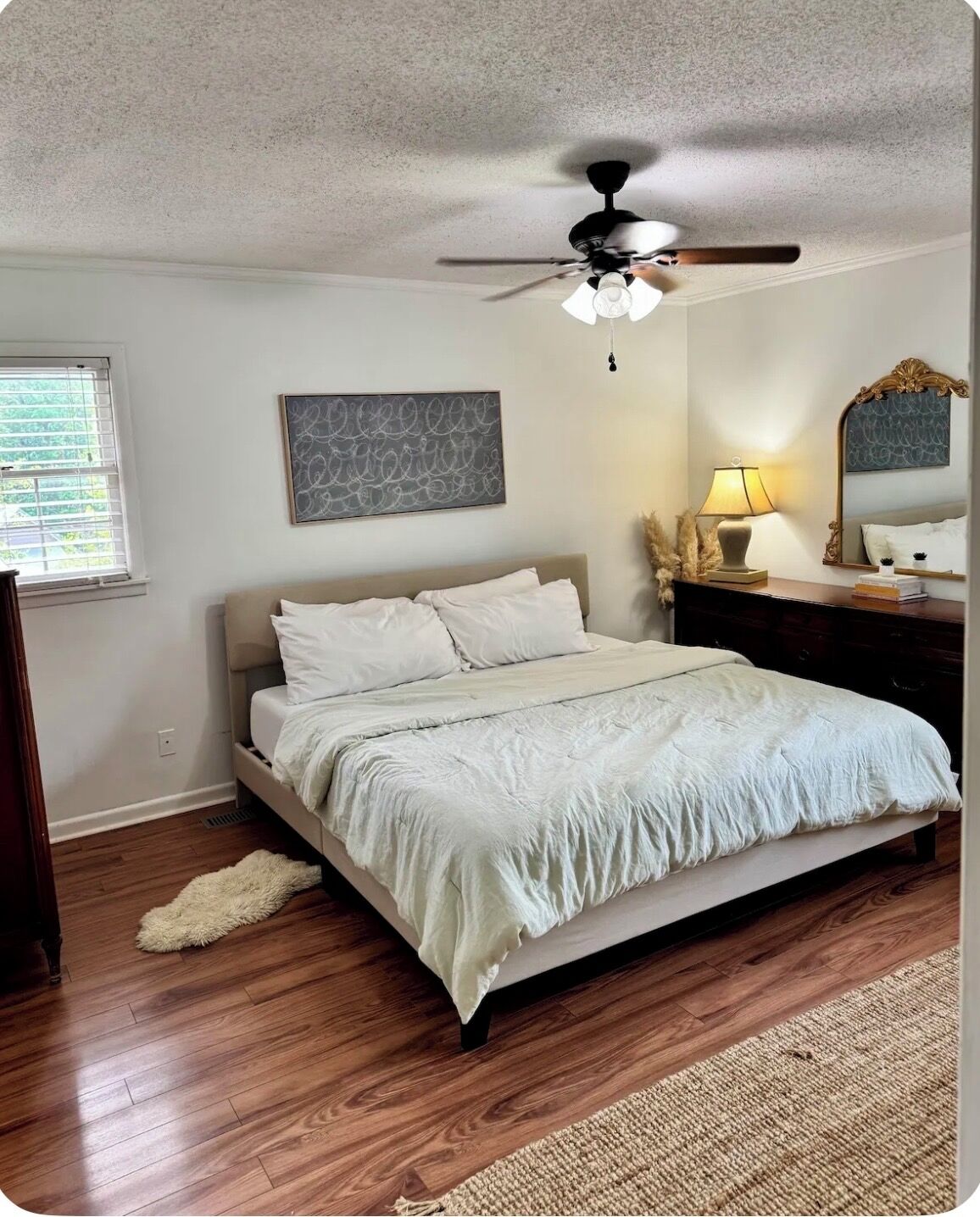 4 quartos, escrivaninha, Wi-Fi de cortesia, roupa de cama