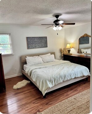 4 quartos, escrivaninha, Wi-Fi de cortesia, roupa de cama