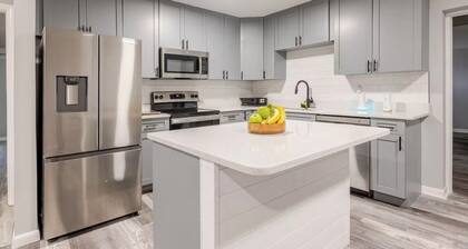 Spacious 6-bedroom house in peaceful Jacksonville- near memorial and downtown