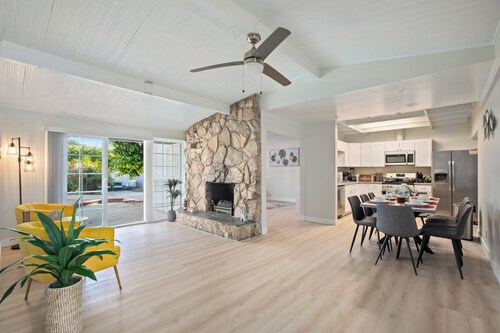 Sunny SoCal Escape: 3BR/2BA Bright home with pool