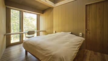 Escritorio, espacio para trabajar con laptop y wifi gratis