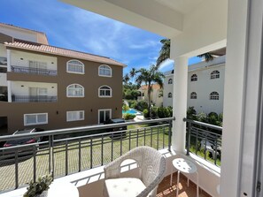 Property grounds - Cozy 2 bedroom in El Cortecito Punta Cana
located Alemania Ave & Palma street (Punta Cana)