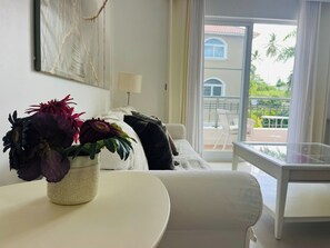 Smart TV - Cozy 2 bedroom in El Cortecito Punta Cana
located Alemania Ave & Palma street (Punta Cana)