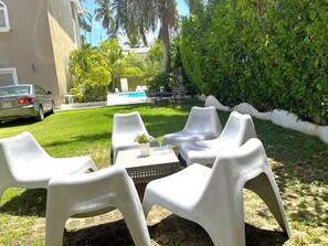 Outdoor dining - Cozy 2 bedroom in El Cortecito Punta Cana
located Alemania Ave & Palma street (Punta Cana)