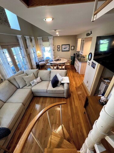 Enjoy Driftwood Landing - A Quiet Southold Escape