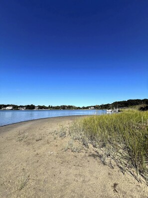 Beach - Enjoy Driftwood Landing - A Quiet Southold Escape (Southold)