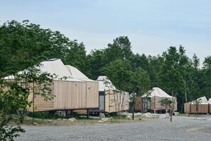 Maison, mixte, salle de bain privée, vue sur le jardin | Extérieur