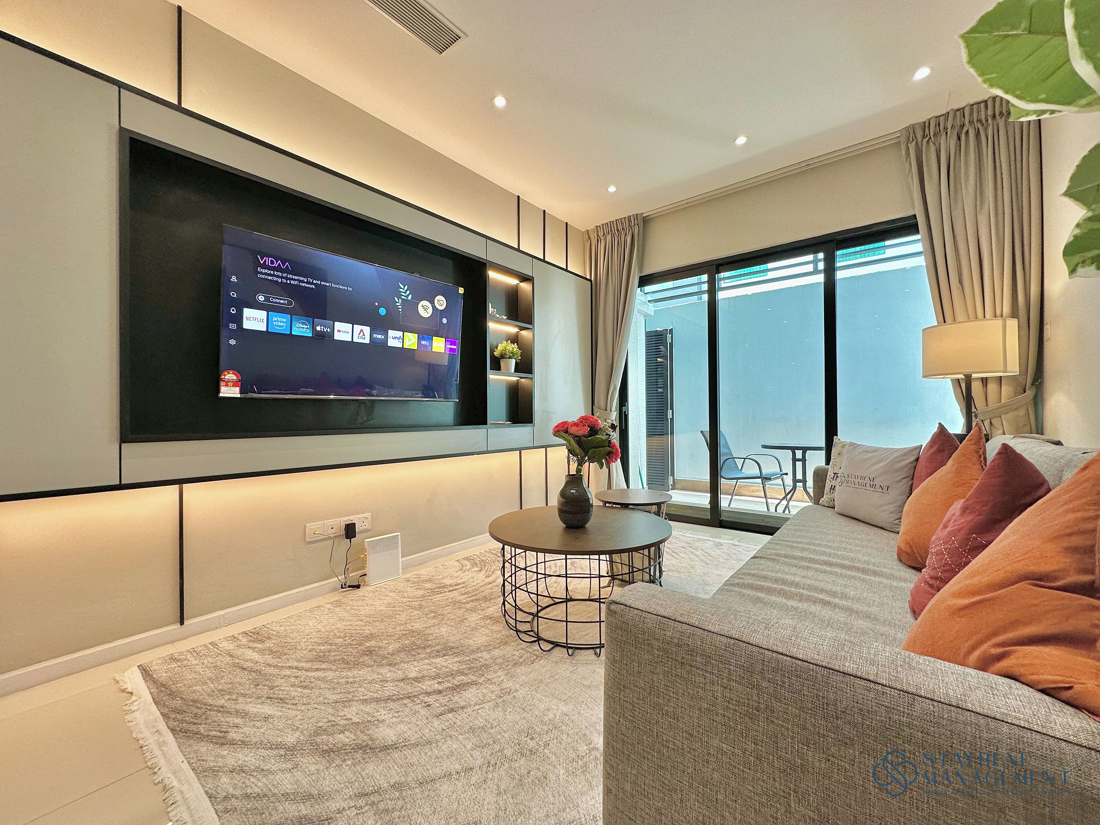 Deluxe Apartment, 3 Bedrooms, Balcony, City View | Living area