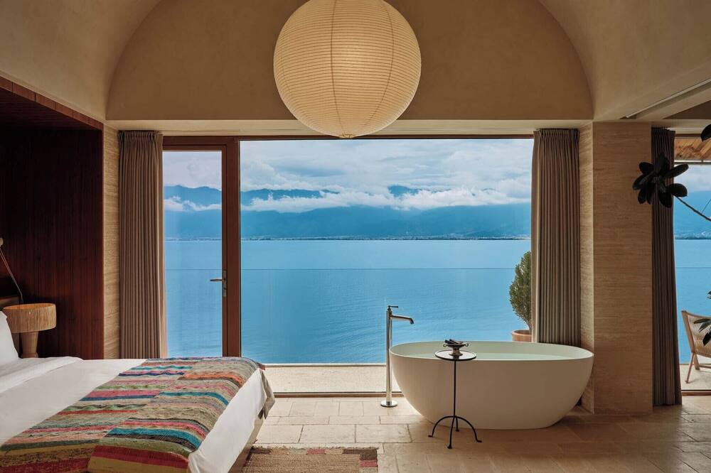 Hushan Yunyin Qingshan Cliff Hotel
