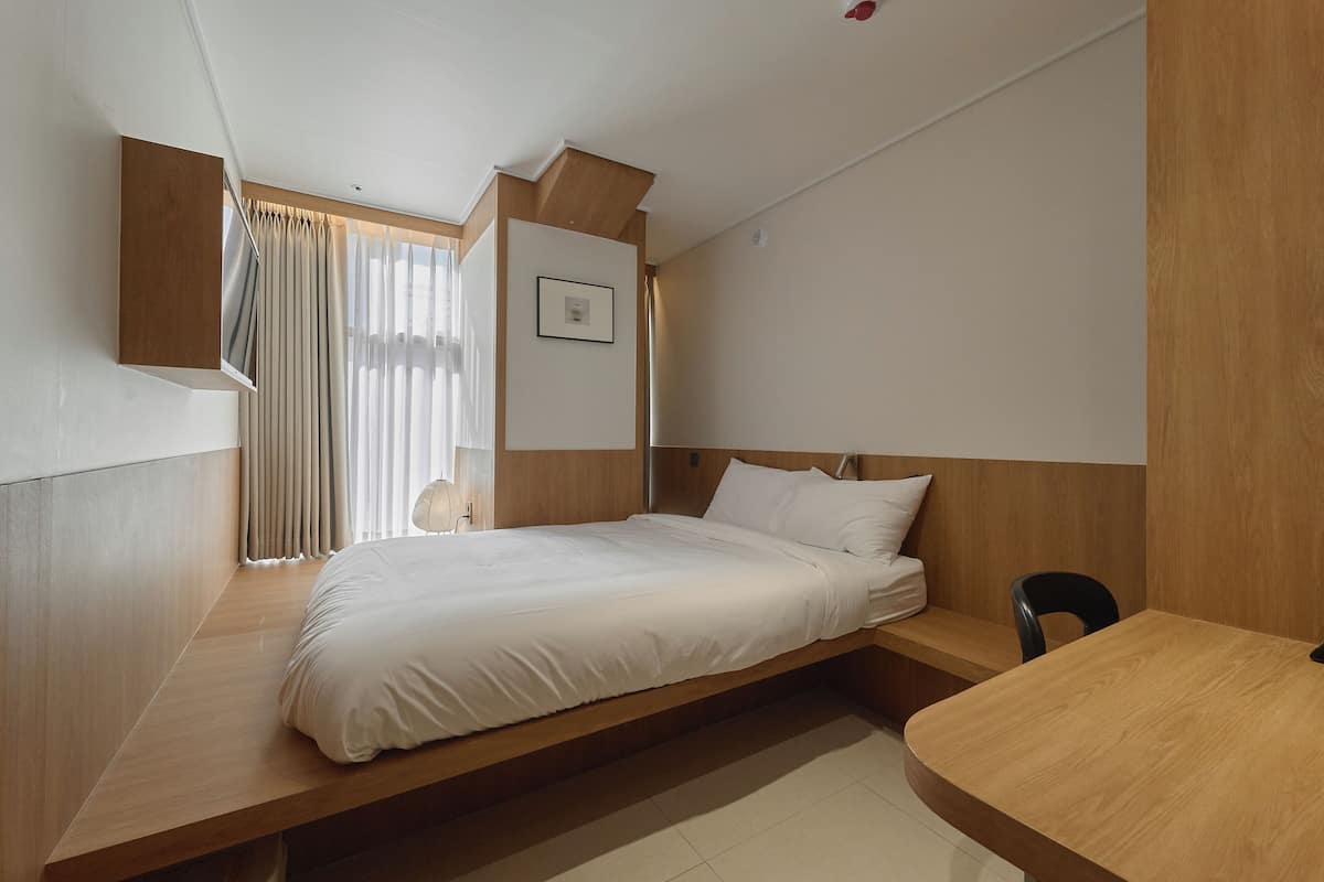 Deluxe Double Room, City View