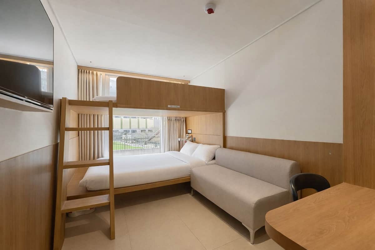 Premium Quadruple Room, City View