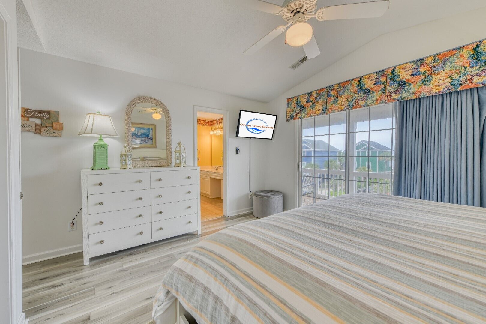 4 bedrooms, iron/ironing board, free WiFi, bed sheets