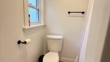 Toallas, jabón, papel de baño