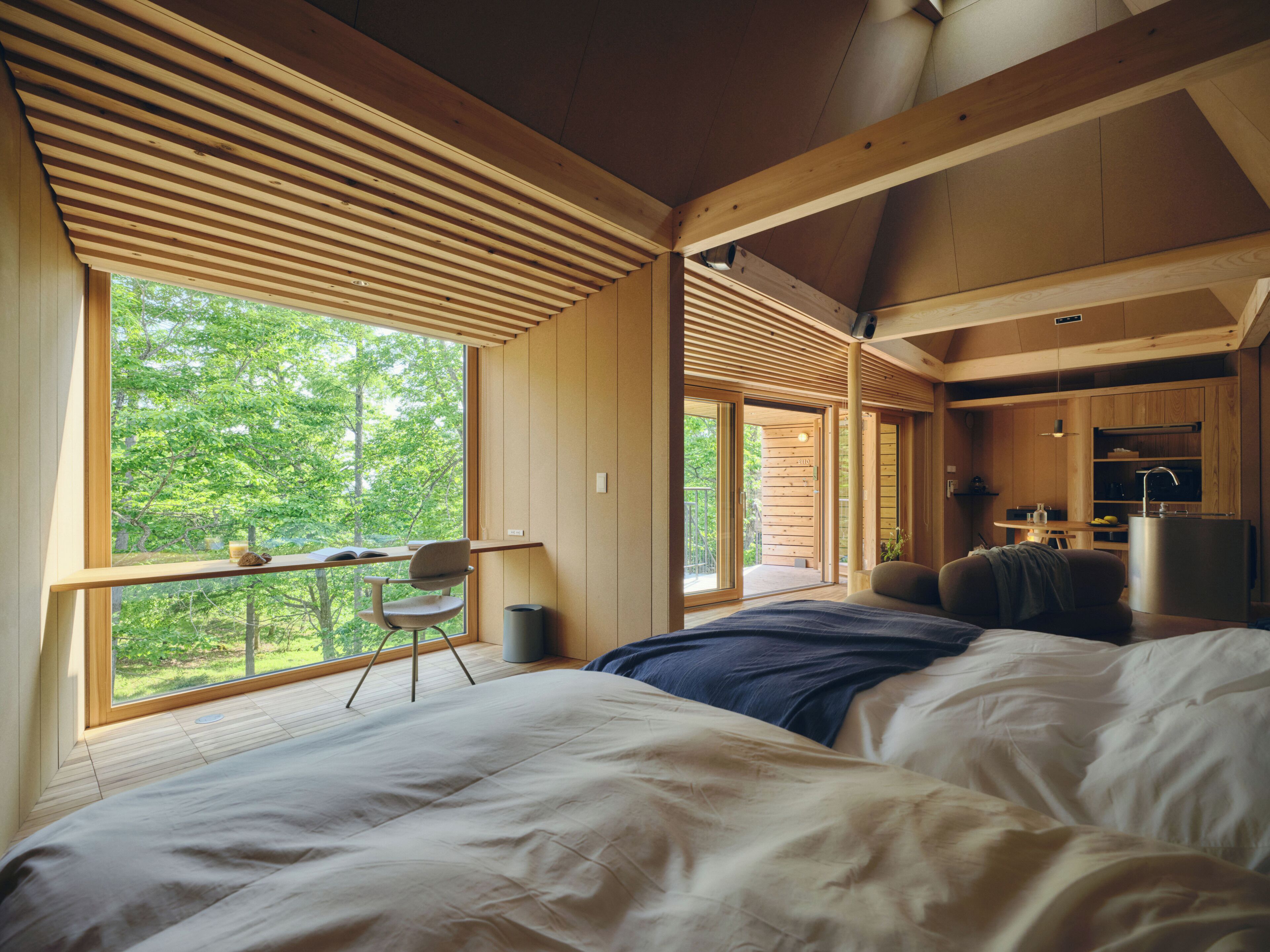 Meja kerja dan Wi-Fi gratis