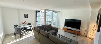 2 bedroom deluxe apartment in Leicester